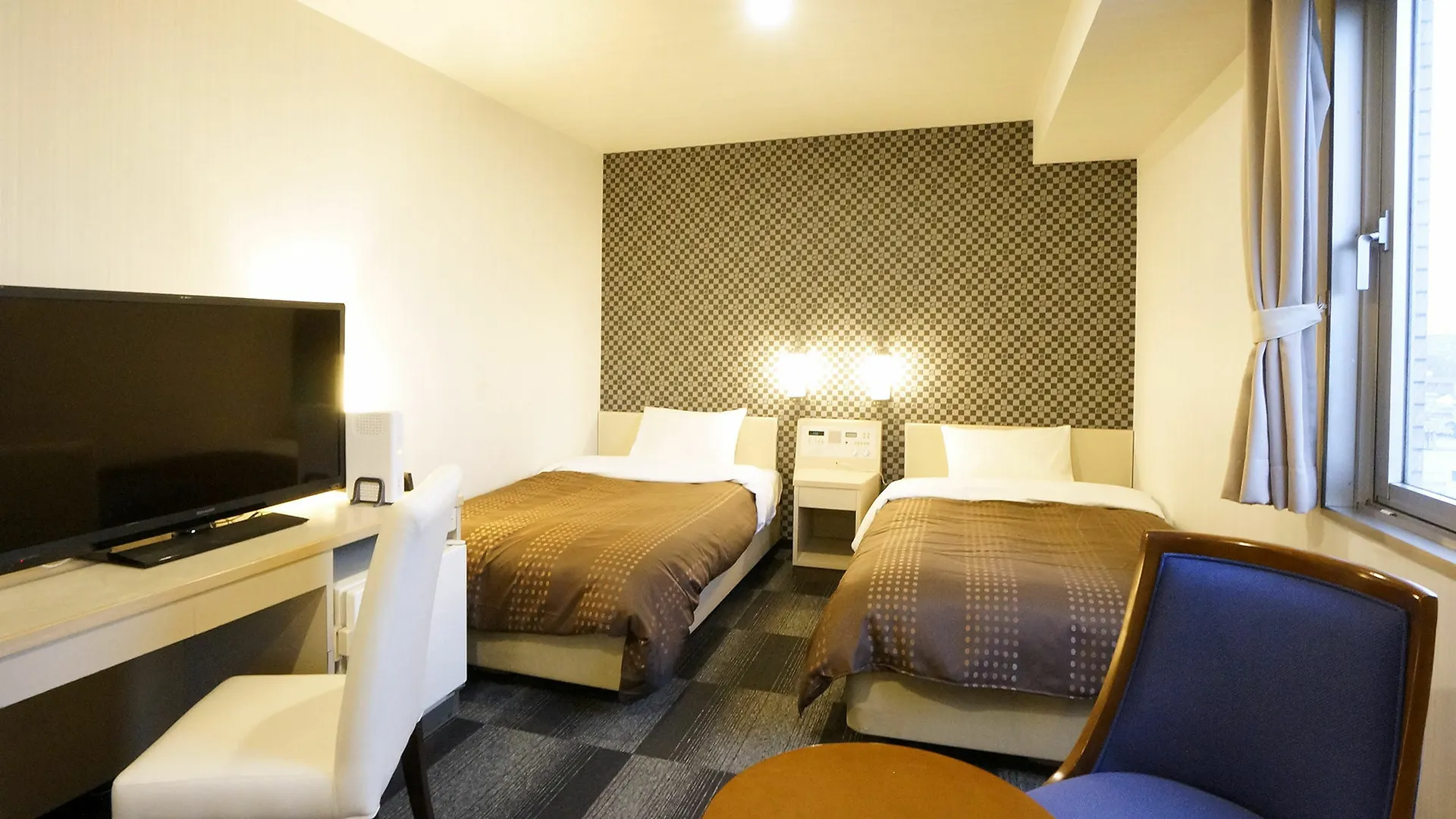 Hotel Livemax Kyoto Gojo 2*,